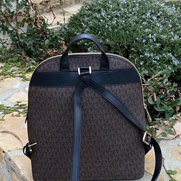 NWT Michael Kors signature LG Emmy backpack brown - Picture 2 of 8